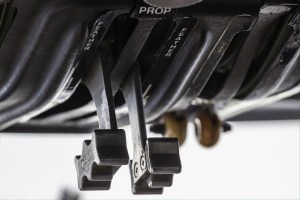 feather and throttle controls